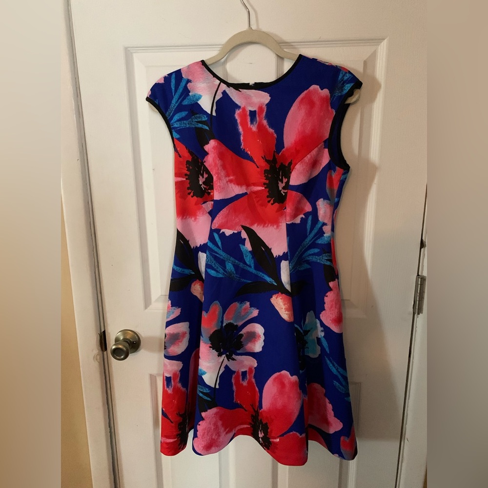 Sleeveless Summer dress by Vince Camuto